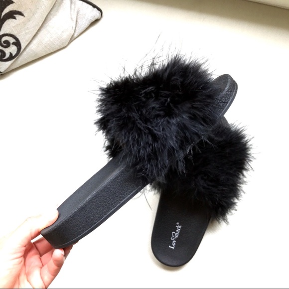 LAST ONE‼️S/7, Ultra Fluffy Black Slippers 🖤 - Picture 4 of 7